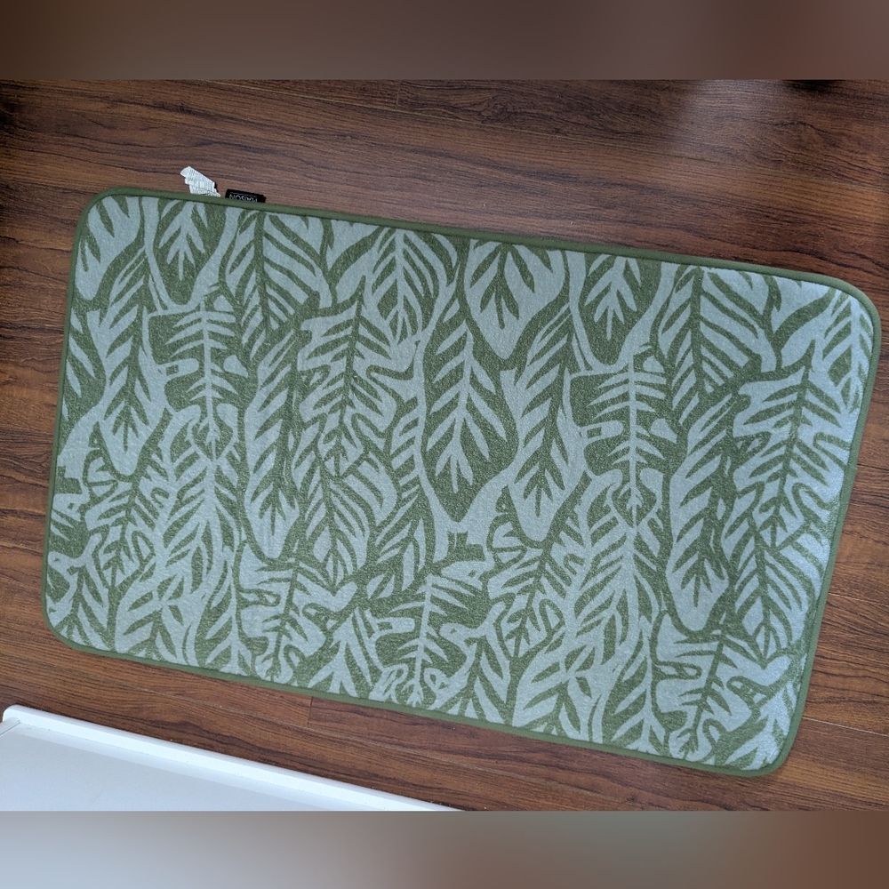 🌼5/25$🌼 Green Leaf Bathroom Mat
